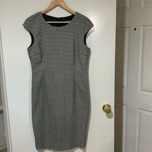 Zara basic dress black and white Large